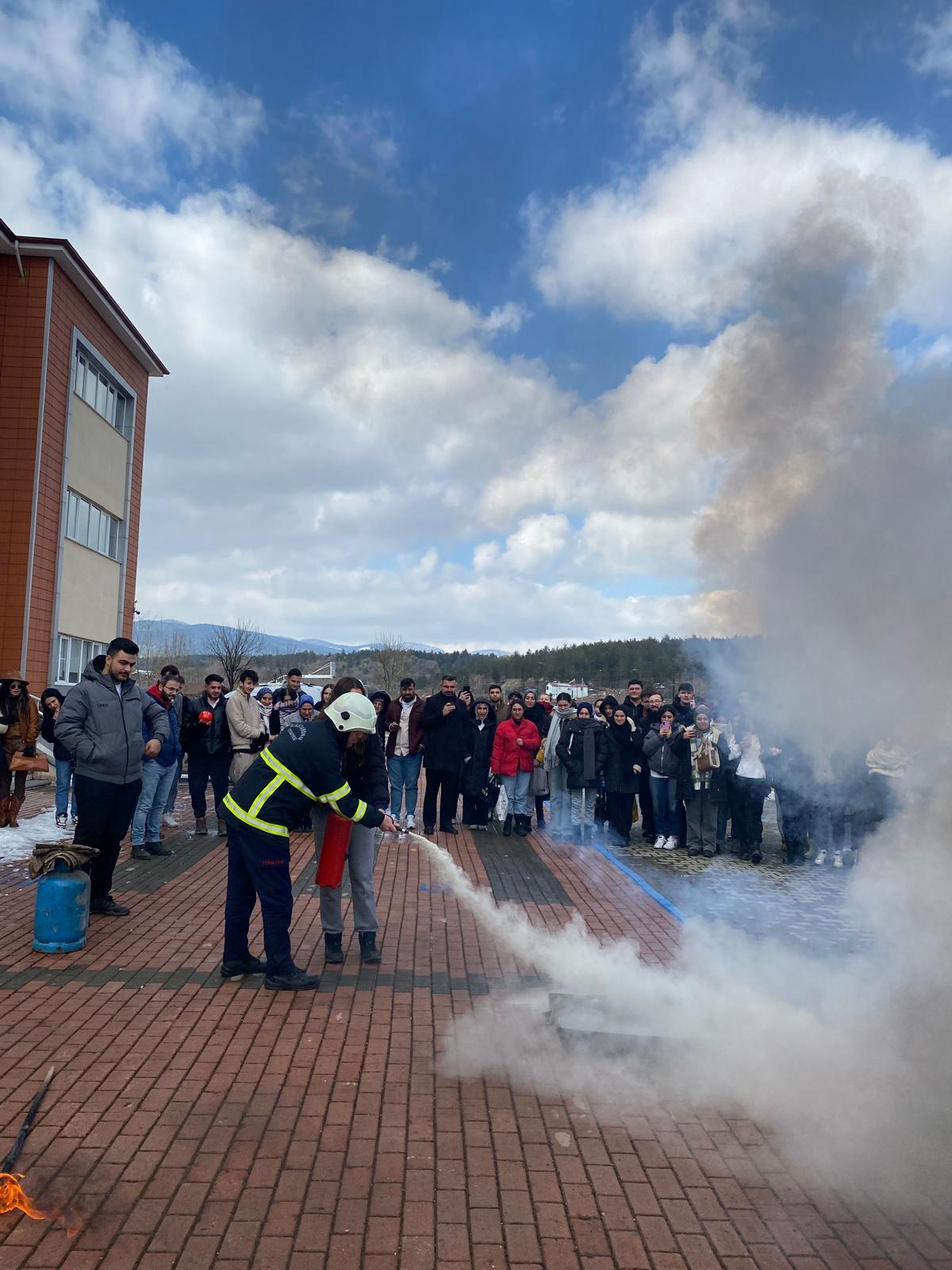 Temel Yangın Eğitimi ve Tatbikatı Düzenlendi