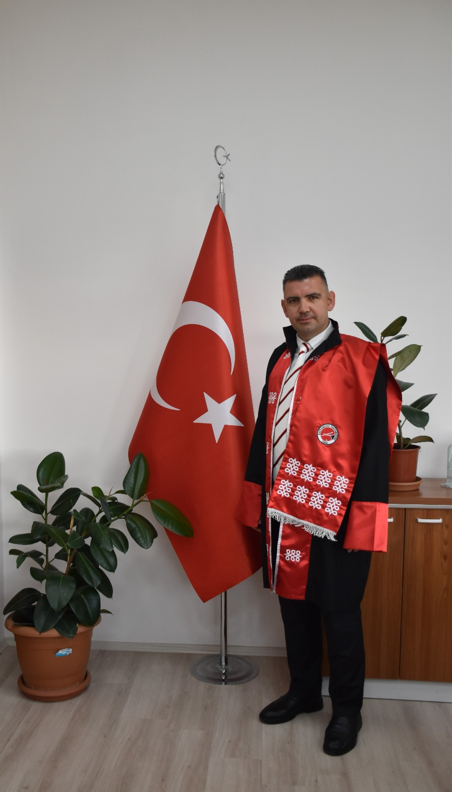 Meslek Yüksekokulu Müdürümüz Profesör Ünvanı Aldı...