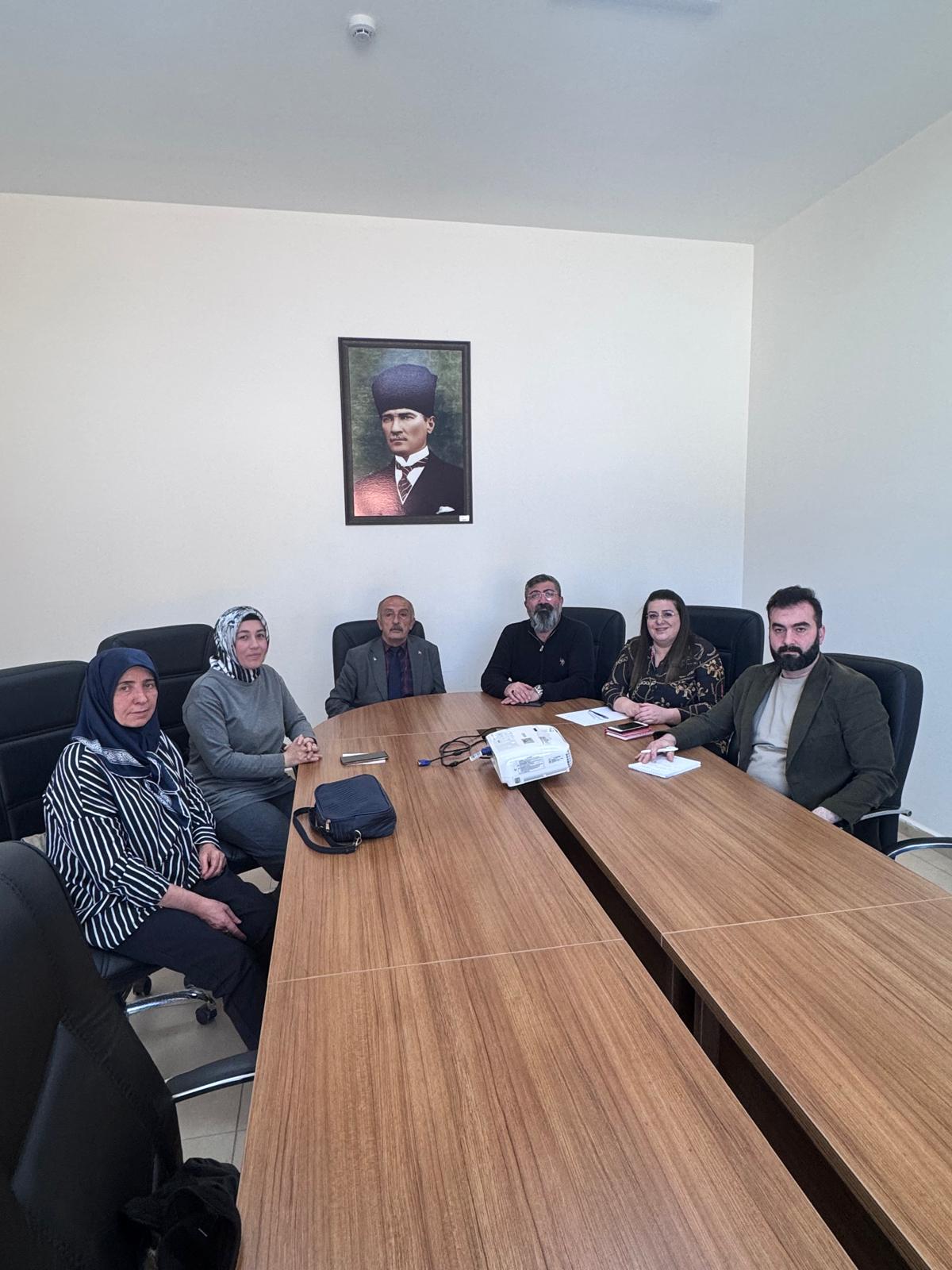 AK Parti İlçe Başkanı Ziya Kabakçı ve Heyeti, Yüksekokul Müdürümüzü Ziyaret Etti